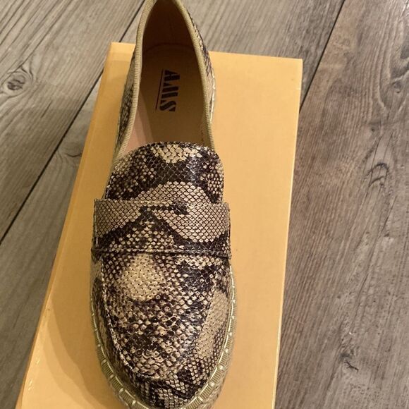 Size 7.5 Womens AMS Snake Loafers - Picture 2 of 4